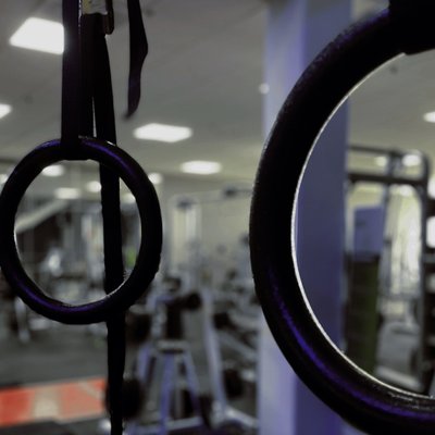 Functional Training im Fitnessstudio von Shivanja