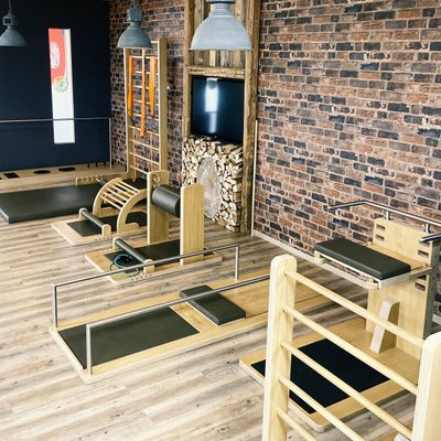 five im Fitnessstudio von Shivanja