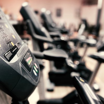 Ergometer im Fitnessstudio von Shivanja